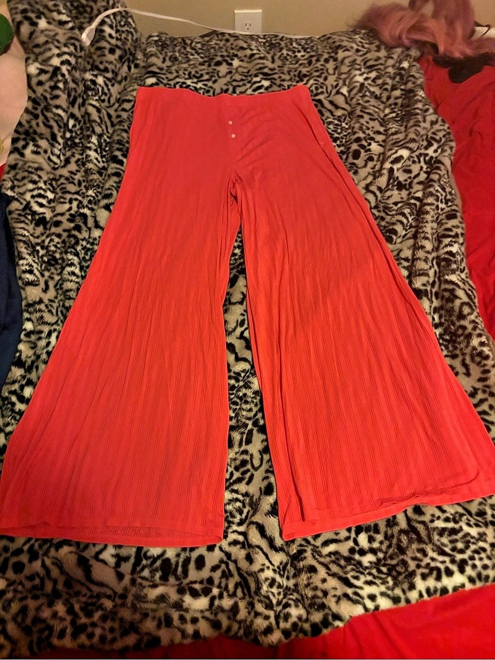 Victoria's Secret Wide Leg Pants in Orange Size Medium Like New
